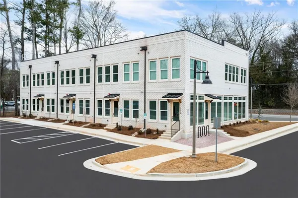 $2,800 | 9040 Main Street, Unit 116, Woodstock, GA 30188