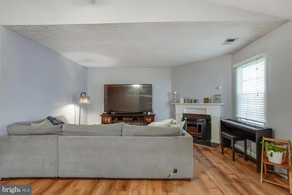 $395,000 | 3525 Smoke Tree Court, Waldorf, MD 20602