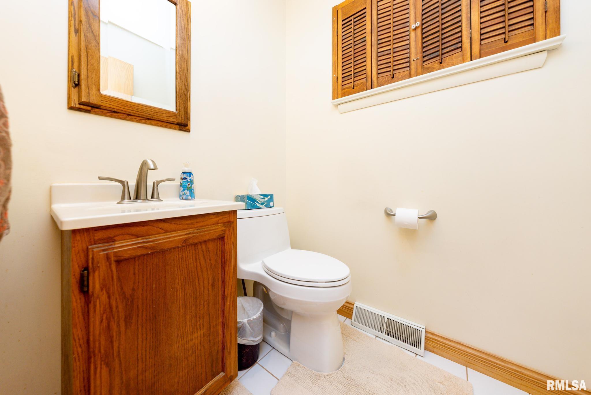 401 West Timber Ridge Drive Peoria, IL 61615 - Photo 14 of 41 Gallery Image 14