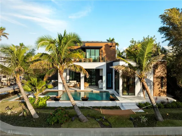 front view of house with a yard