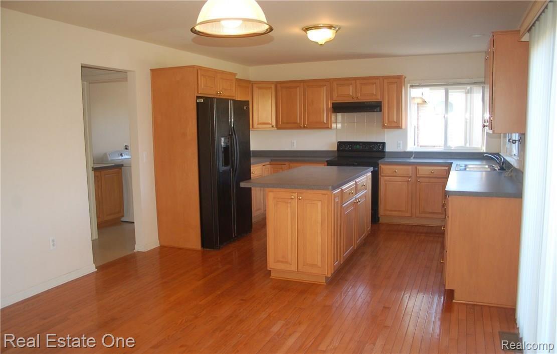 3073 Florence Court Rochester, MI 48309 - Photo 10 of 19 kitchen (2).JPG