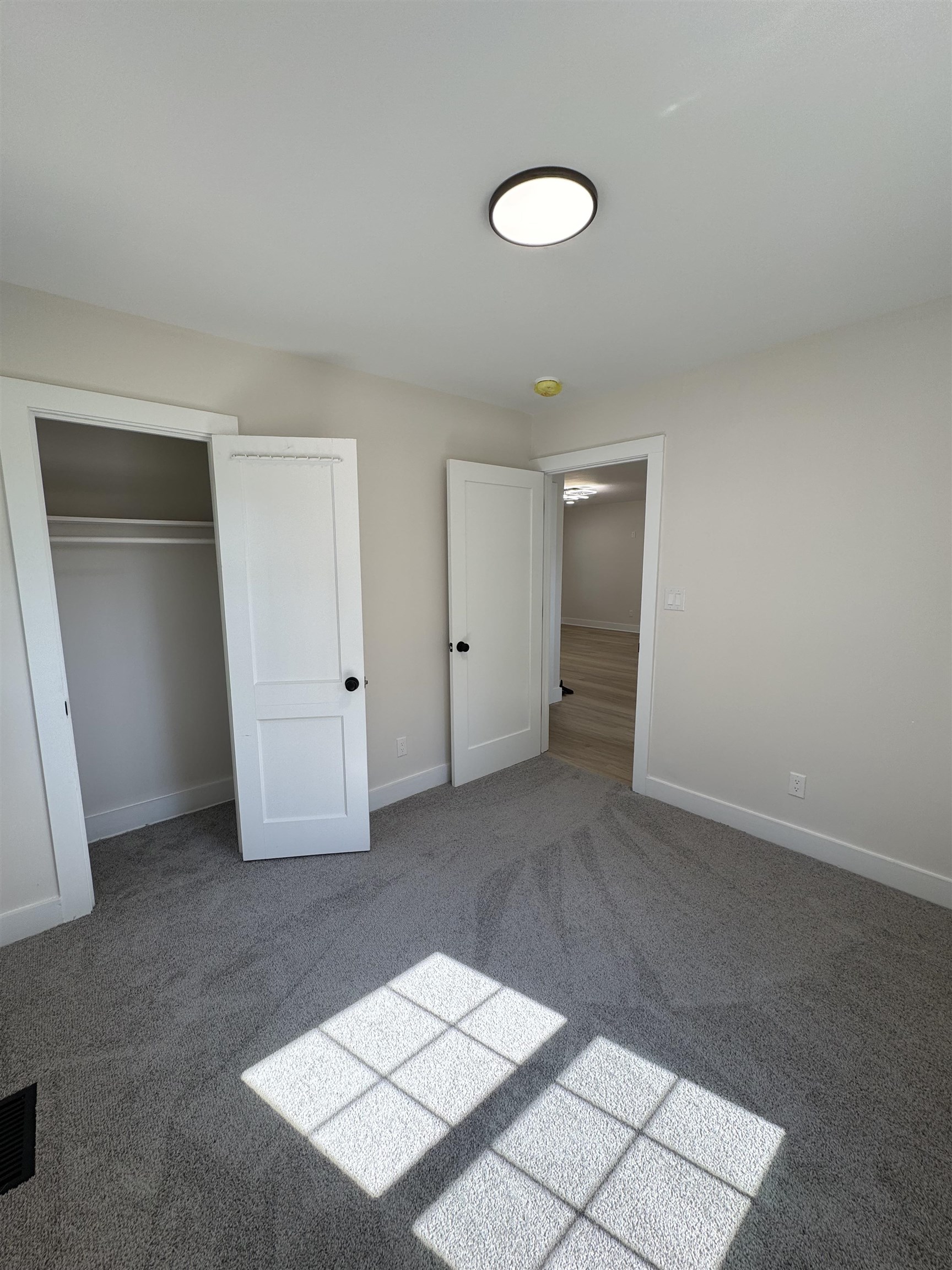 401 Thompson Street Gaffney, SC 29340 - Photo 10 of 35