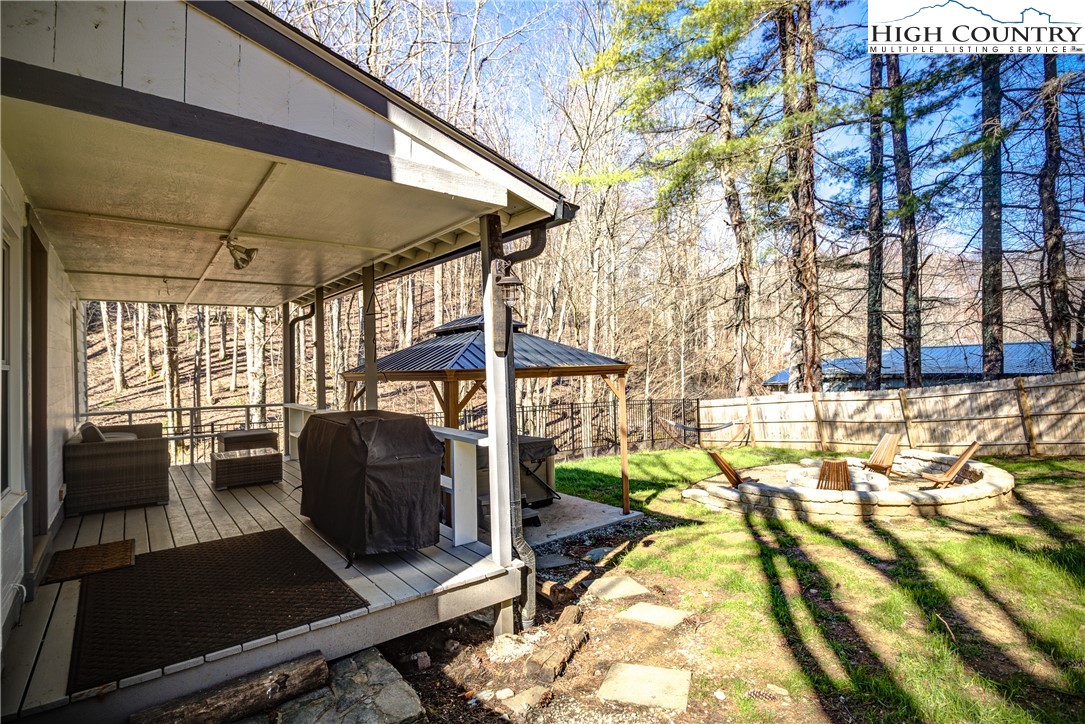 148 Fox Hill Road Vilas, NC 28692 - Photo 13 of 25 a view of a patio