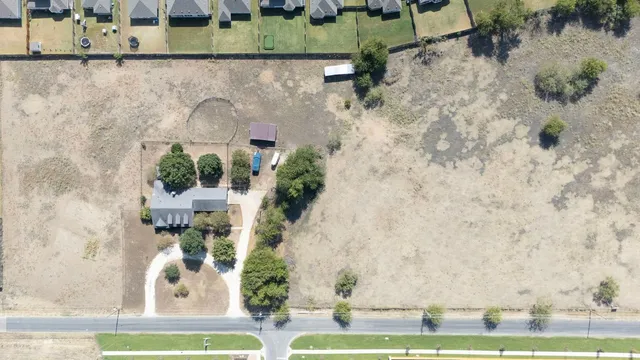 $3,000,000 | 900 County Road 132, Hutto, TX 78634