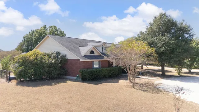 $3,000,000 | 900 County Road 132, Hutto, TX 78634