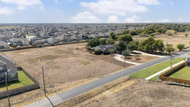 $3,000,000 | 900 County Road 132, Hutto, TX 78634