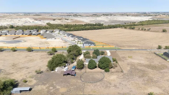 $3,000,000 | 900 County Road 132, Hutto, TX 78634