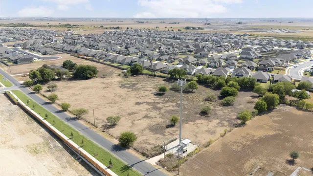 $3,000,000 | 900 County Road 132, Hutto, TX 78634