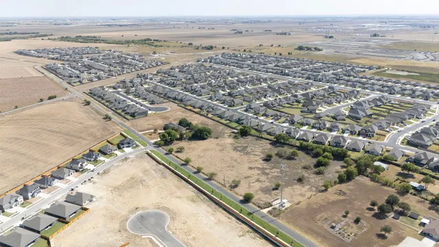 $3,000,000 | 900 County Road 132, Hutto, TX 78634