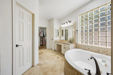 $949,000 | 23 Broadweather Place, The Woodlands, TX 77382