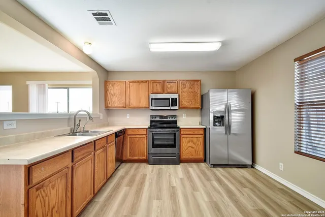 $1,600 | 415 Mallow Grove, San Antonio, TX 78253