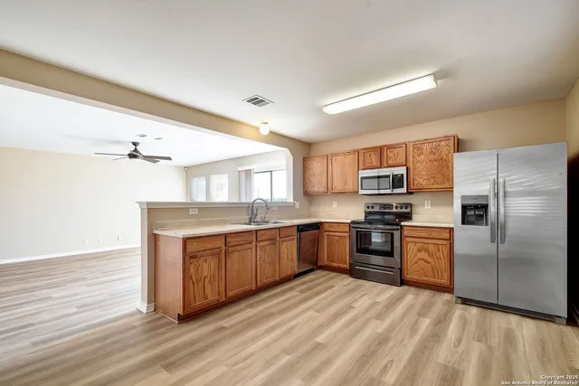 $1,600 | 415 Mallow Grove, San Antonio, TX 78253