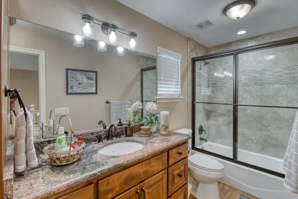 $2,700 | 301 Firestone Drive, Meadowlakes, TX 78654