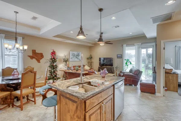 $2,700 | 301 Firestone Drive, Meadowlakes, TX 78654