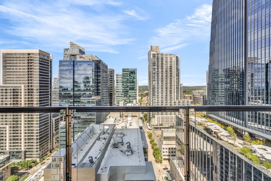 210 Lavaca Street, Unit 2308 Austin, TX 78701 - Photo 23 of 37 Balcony with a view of city
