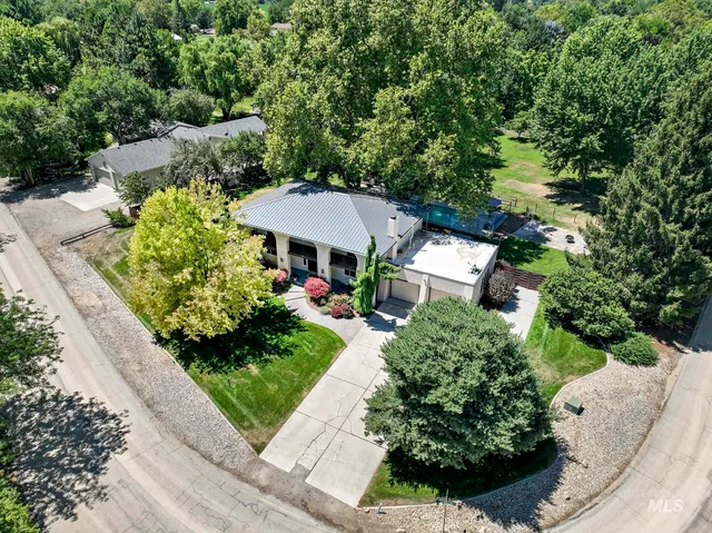 $1,060,000 | 1067 North Arlington Drive, Eagle, ID 83616