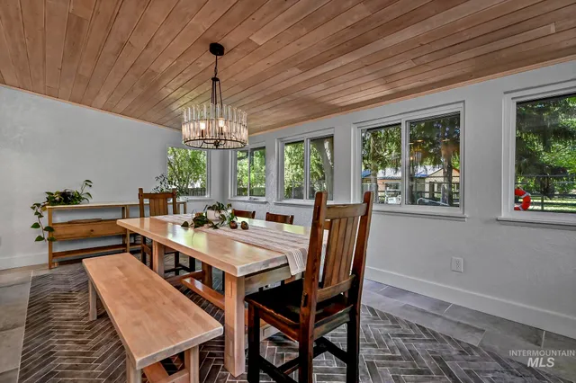 $1,060,000 | 1067 North Arlington Drive, Eagle, ID 83616