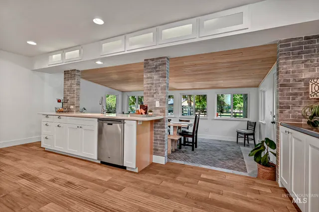 $1,060,000 | 1067 North Arlington Drive, Eagle, ID 83616