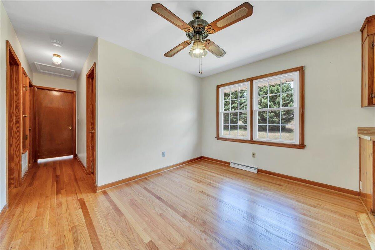 409 Decatur Circle Salem, VA 24153 - Photo 8 of 47 08-MIB06288
