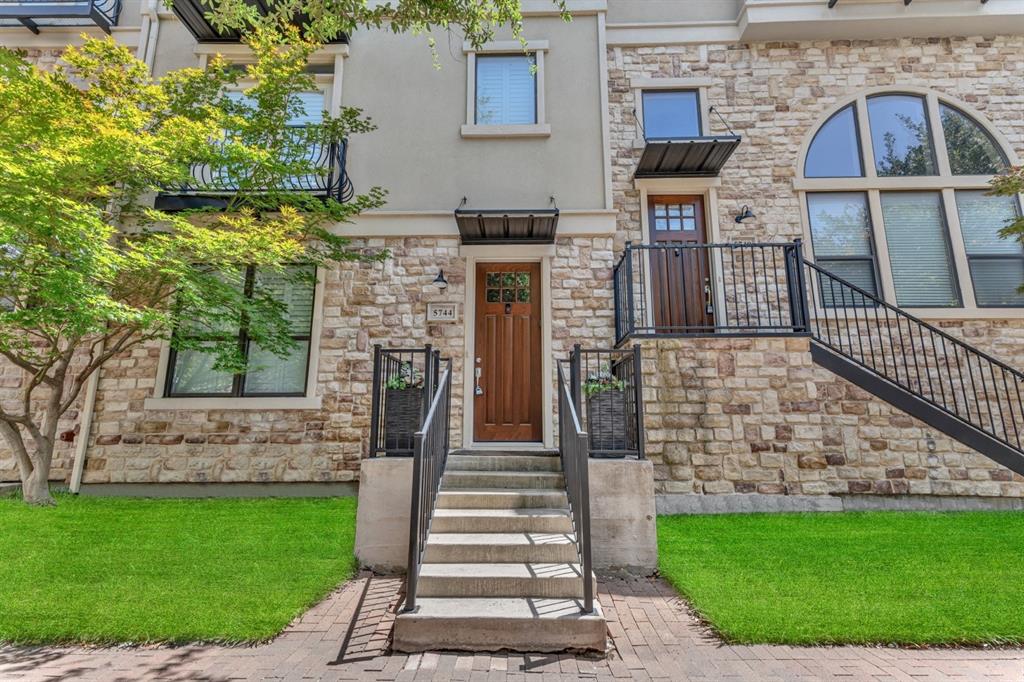 5744 Robbie Road Plano, TX 75024 - Photo 1 of 32