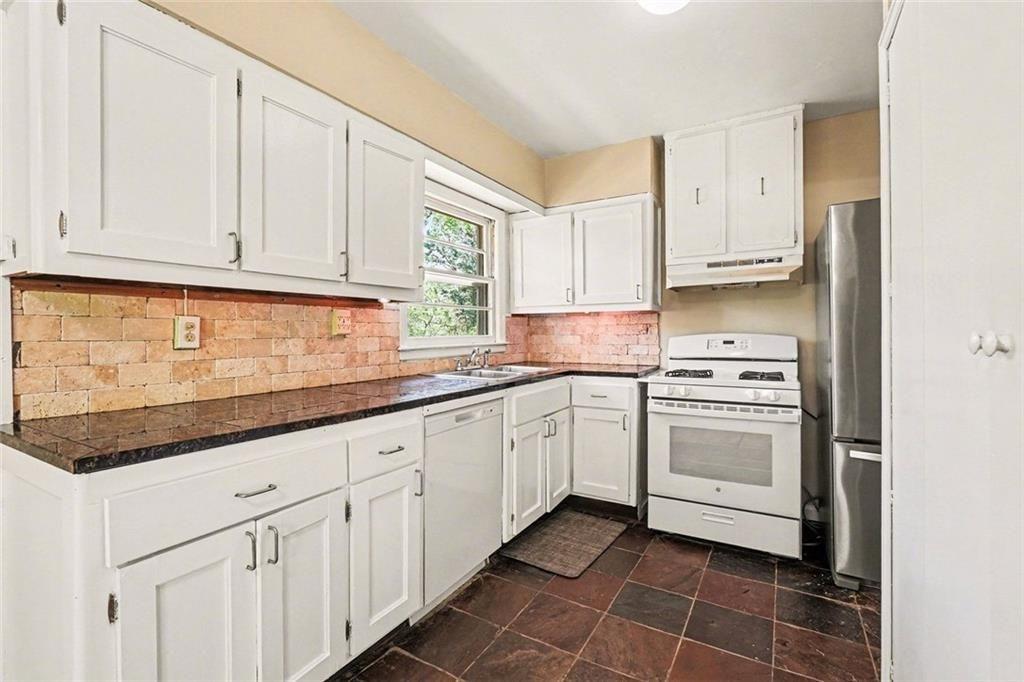 1689 San Gabriel Avenue Decatur, GA 30032 - Photo 6 of 22