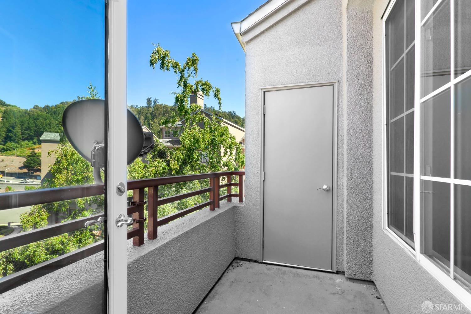 320 Caldecott Lane, Unit 331 Oakland, CA 94618 - Photo 10 of 14 a view of outdoor space