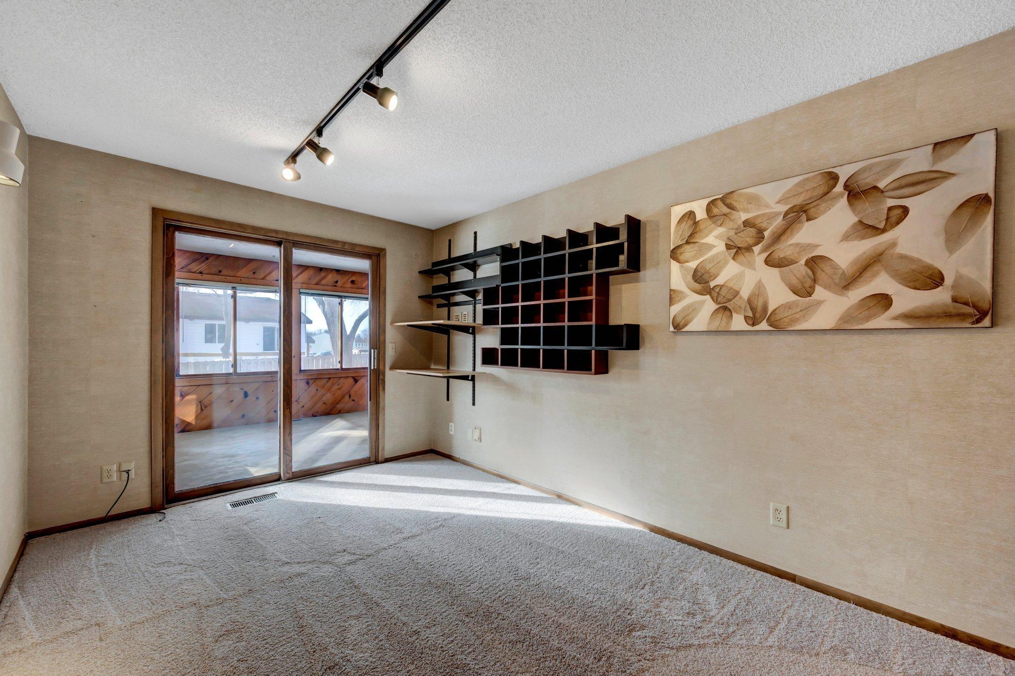10532 Quebec Road Bloomington, MN 55438 - Photo 20 of 38 Gallery Image 20