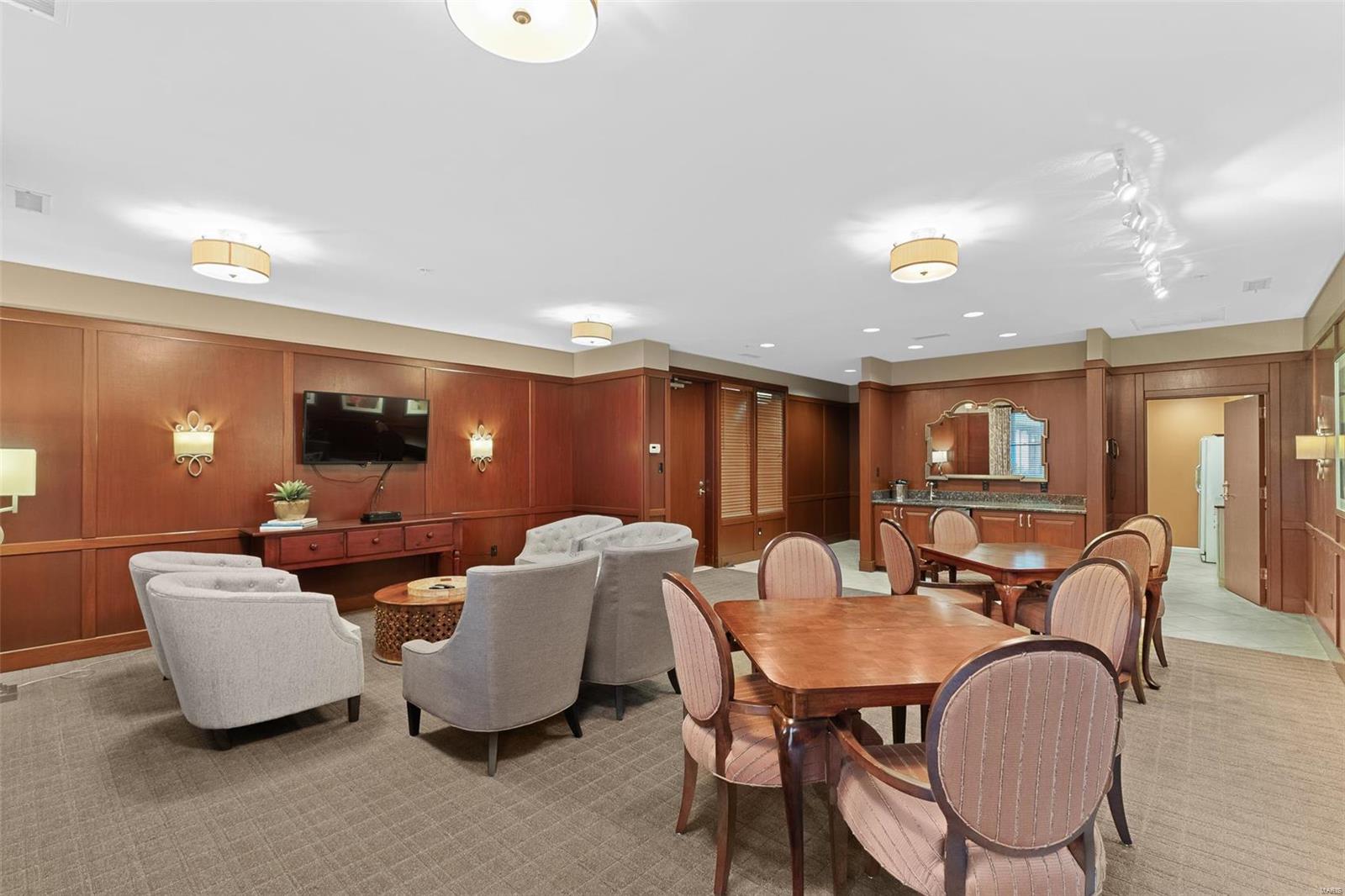 750 South Hanley Road, Unit 170 St. Louis, MO 63105 - Photo 17 of 19 Gallery Image 17