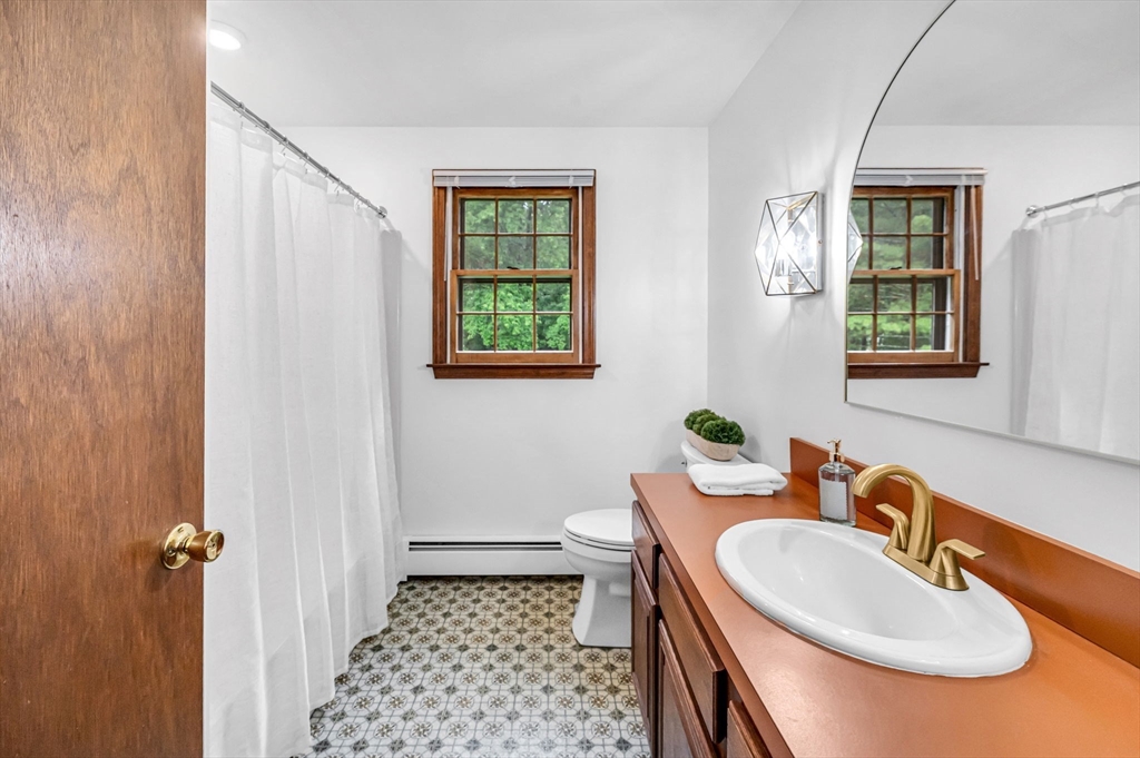 231 Edgewood Road West Springfield, MA 01089 - Photo 33 of 40