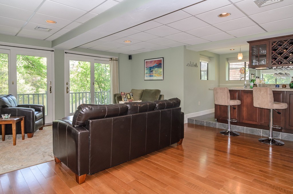 11 Jennings Pond Road Natick, MA 01760 - Photo 4 of 28 Gallery Image 4