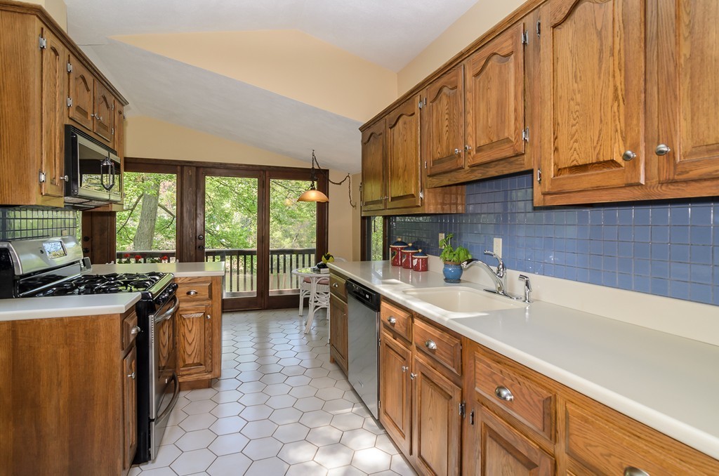 11 Jennings Pond Road Natick, MA 01760 - Photo 6 of 28 Gallery Image 6