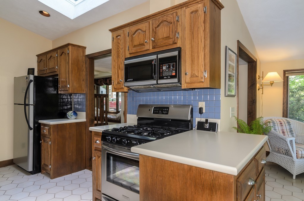 11 Jennings Pond Road Natick, MA 01760 - Photo 8 of 28 Gallery Image 8