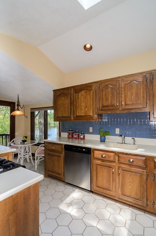 11 Jennings Pond Road Natick, MA 01760 - Photo 9 of 28 Gallery Image 9
