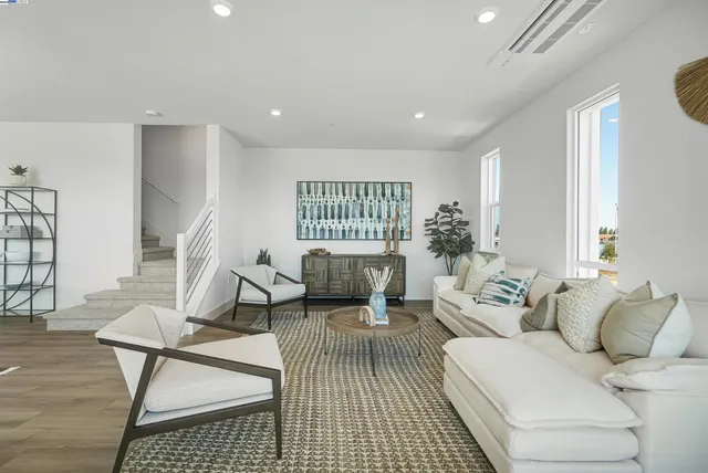 $1,910,712 | 2388 Stanford Street, Alameda, CA 94501