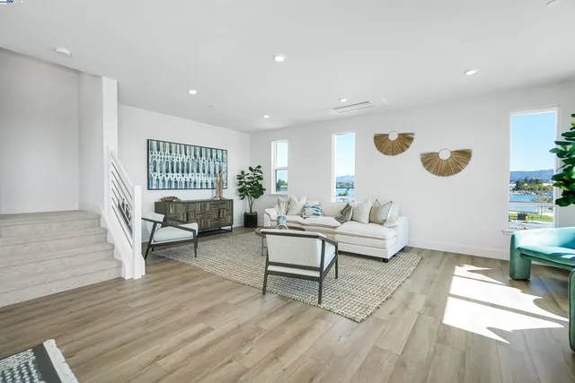 $1,910,712 | 2388 Stanford Street, Alameda, CA 94501