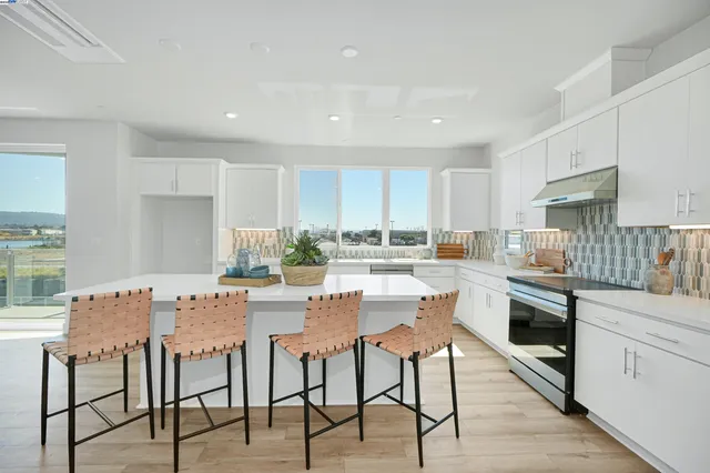 $1,910,712 | 2388 Stanford Street, Alameda, CA 94501