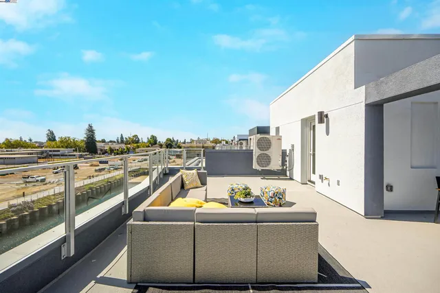 $1,910,712 | 2388 Stanford Street, Alameda, CA 94501