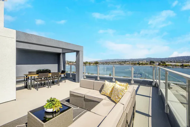 $1,910,712 | 2388 Stanford Street, Alameda, CA 94501