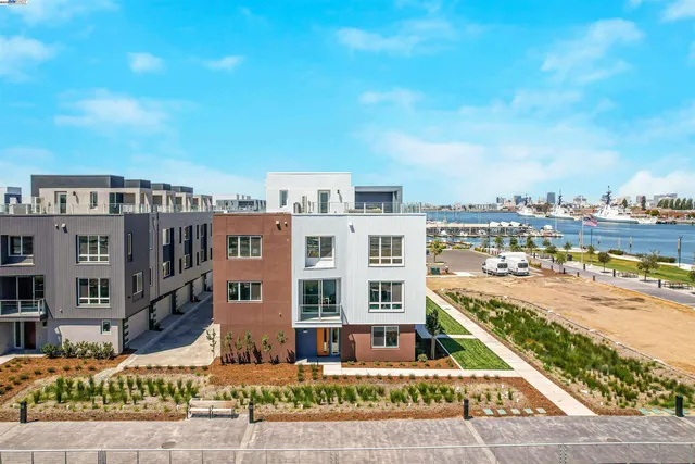 $1,910,712 | 2388 Stanford Street, Alameda, CA 94501