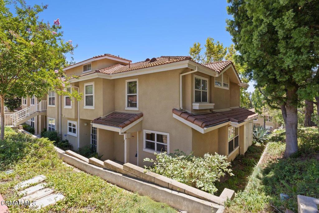 2731 Erringer Road, Unit 17 Simi Valley, CA 93065 - Photo 1 of 32 Gallery Image 1