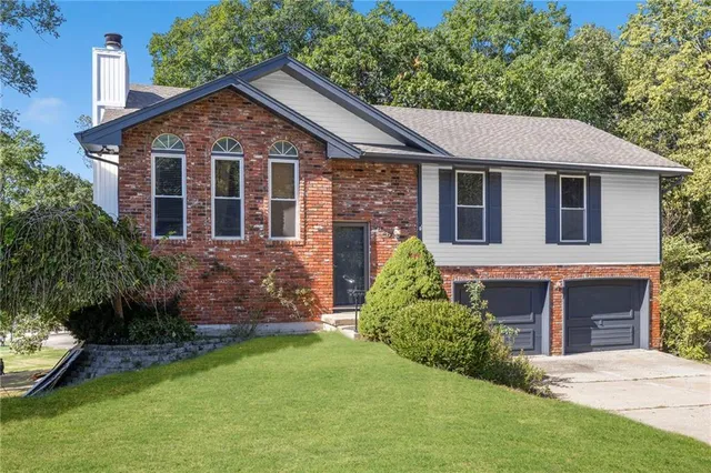 $290,000 | 5826 North Delta Avenue, Kansas City, MO 64151