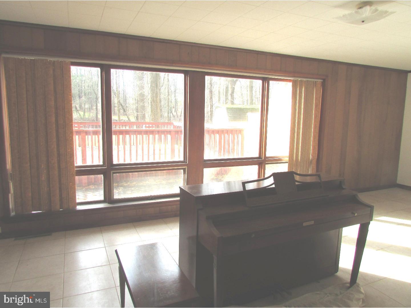 317 B Auburn Road Pilesgrove, NJ 08098 - Photo 15 of 23 Family Room