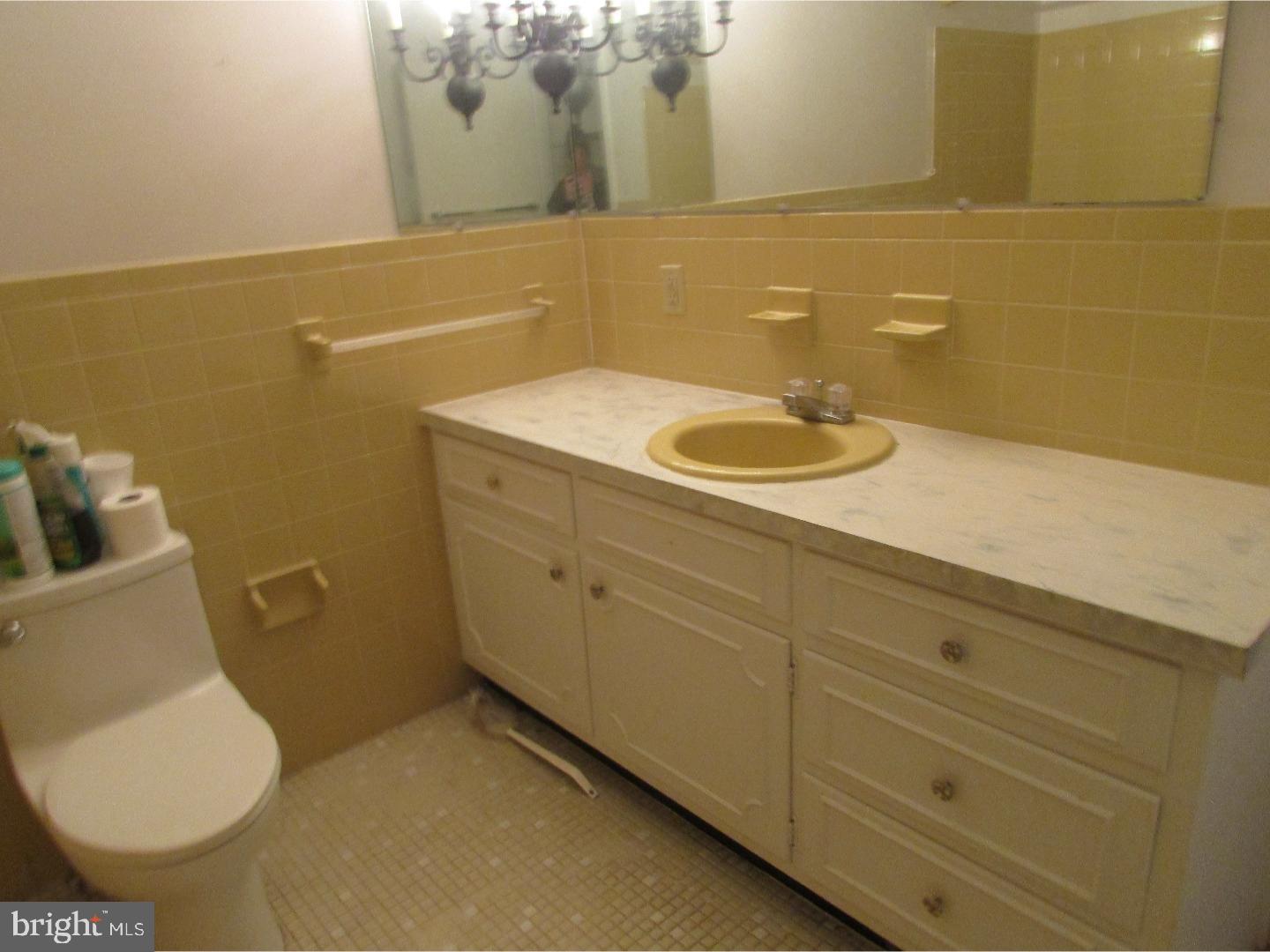 317 B Auburn Road Pilesgrove, NJ 08098 - Photo 16 of 23 Bathroom