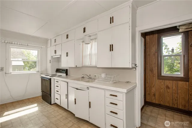 $299,999 | 1001 Legion Way Southeast, Olympia, WA 98501