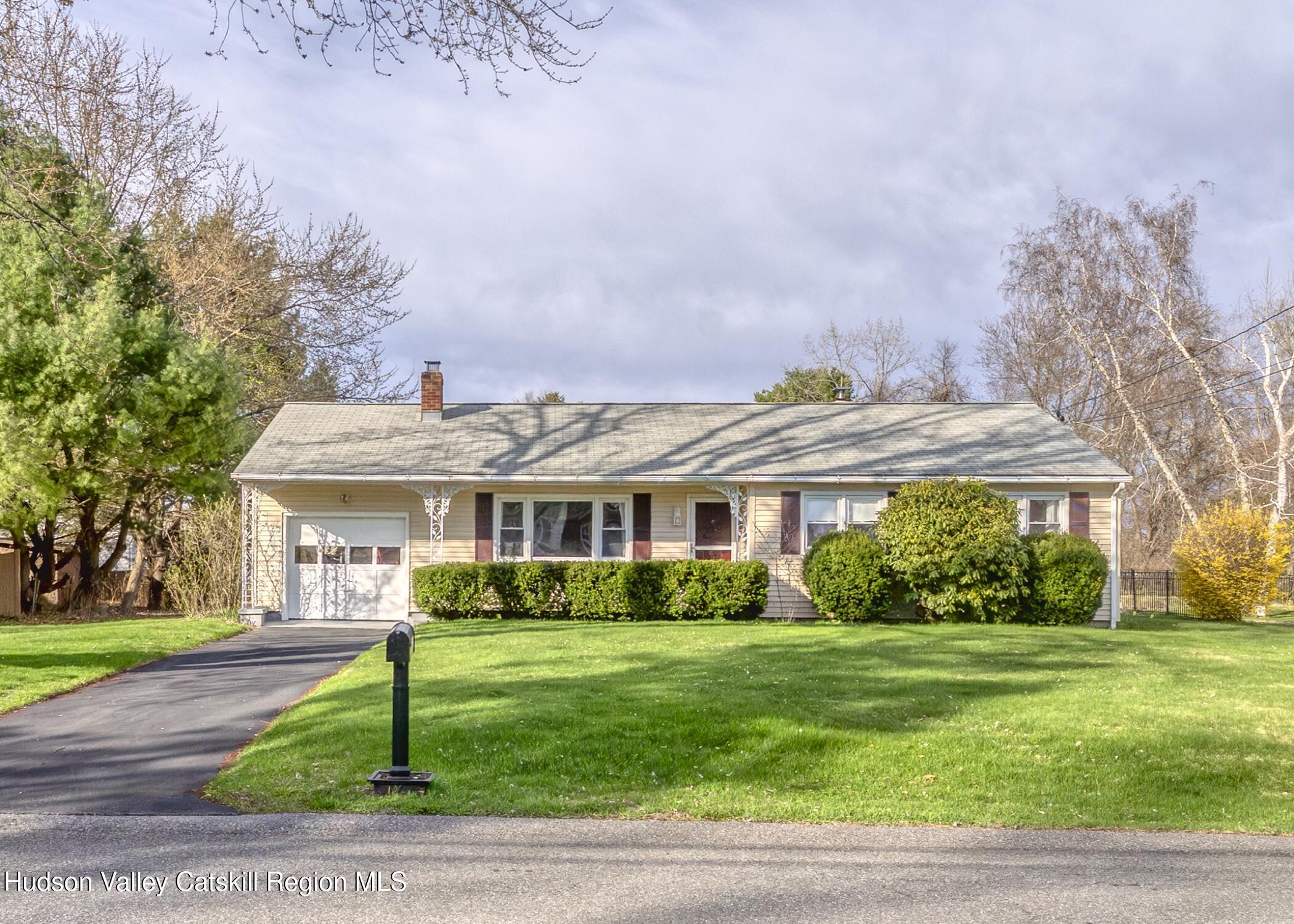 121 Rayna Street Hurley, NY 12443 - Photo 39 of 41 a front view of a house with a garden