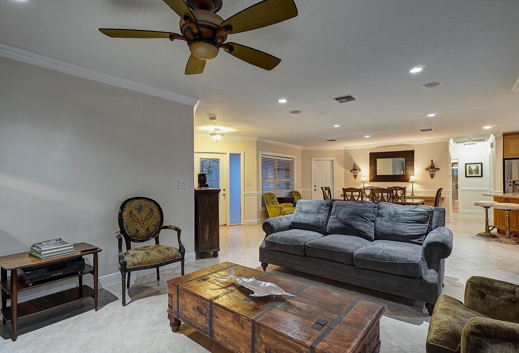 1601 Juana Road Boca Raton, FL 33486 - Photo 14 of 29 Large Family Room