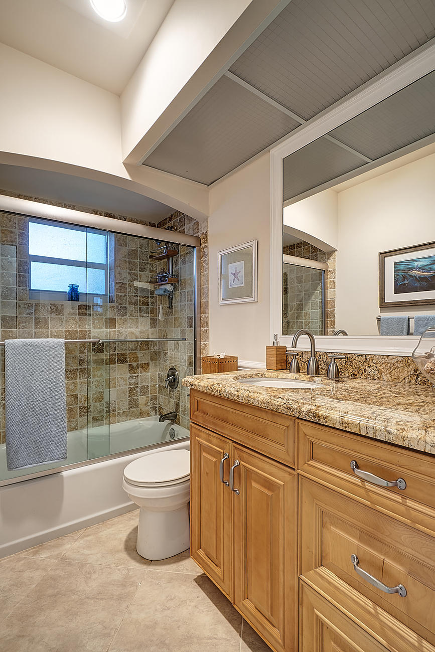 1601 Juana Road Boca Raton, FL 33486 - Photo 19 of 29 Bathroom # 2
