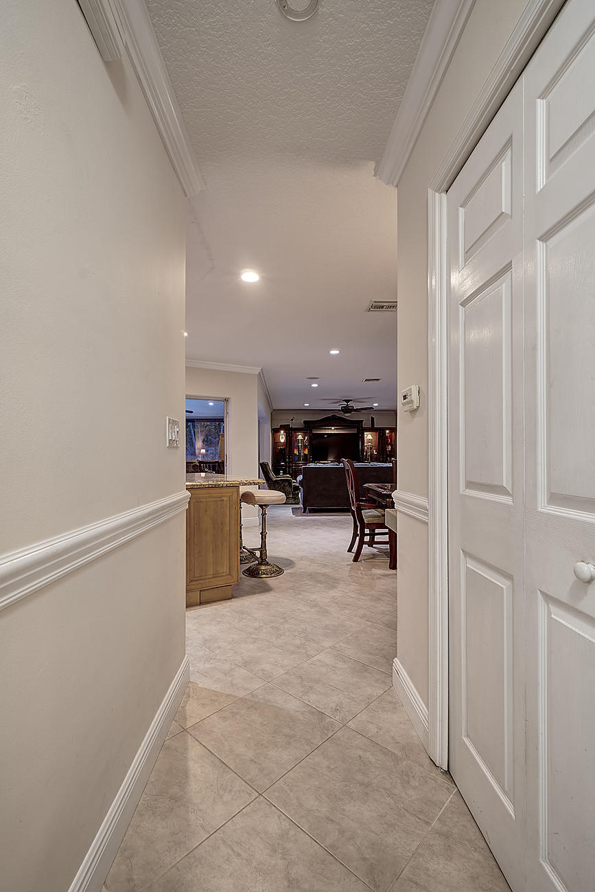 1601 Juana Road Boca Raton, FL 33486 - Photo 20 of 29 Bedroom Hallway