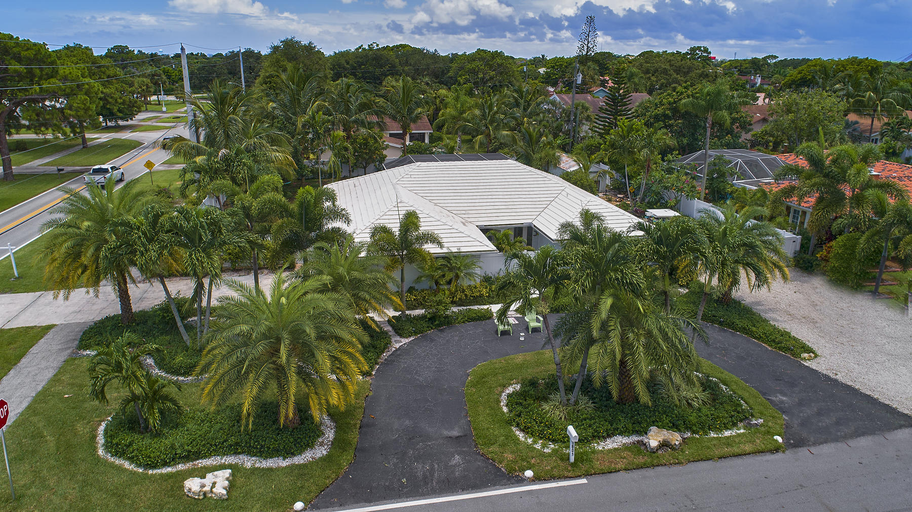 1601 Juana Road Boca Raton, FL 33486 - Photo 28 of 29 Circular Drive