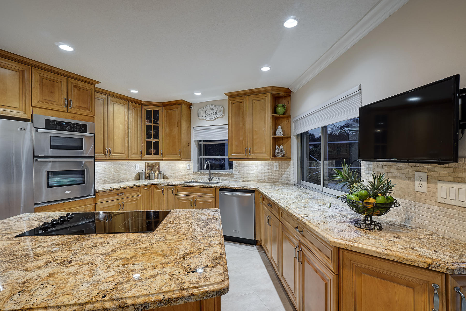 1601 Juana Road Boca Raton, FL 33486 - Photo 9 of 29 Large Kitchen